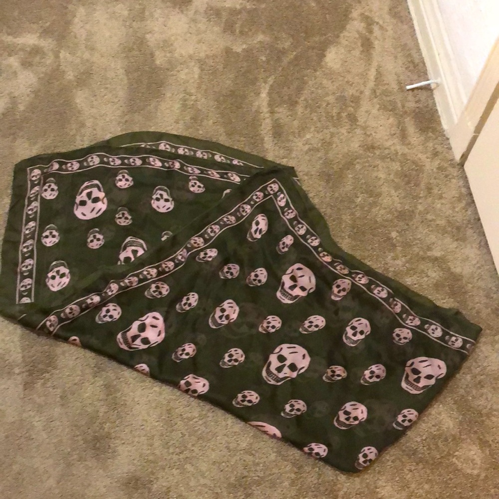 Alexander McQueen scarf!